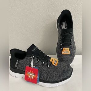 Skechers Summits Dazzling Haze Slip In Sneakers in Black White - Women’s Sz 7W